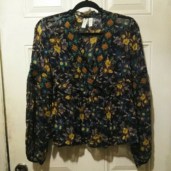 Meadow Rue Strasser Embroidered Beaded Top - Picture 1 of 3